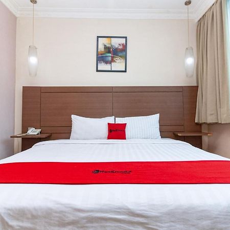 Reddoorz Premium At Hotel Ratu Residence Palmerah Екстериор снимка