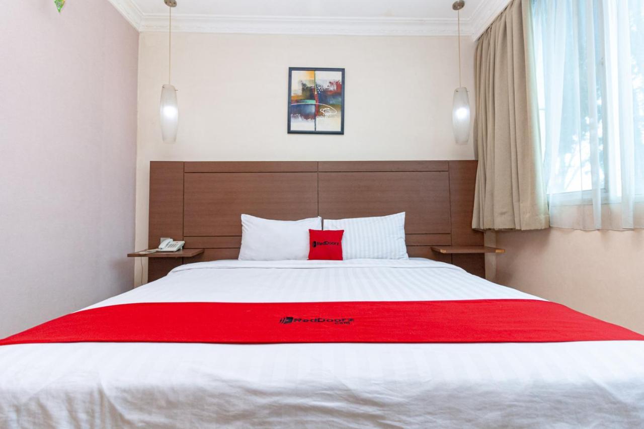 Reddoorz Premium At Hotel Ratu Residence Palmerah Екстериор снимка