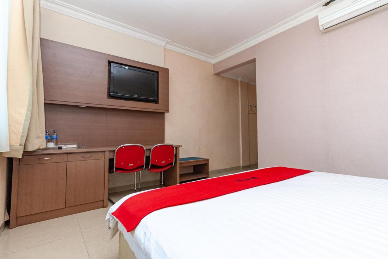 Reddoorz Premium At Hotel Ratu Residence Palmerah Екстериор снимка